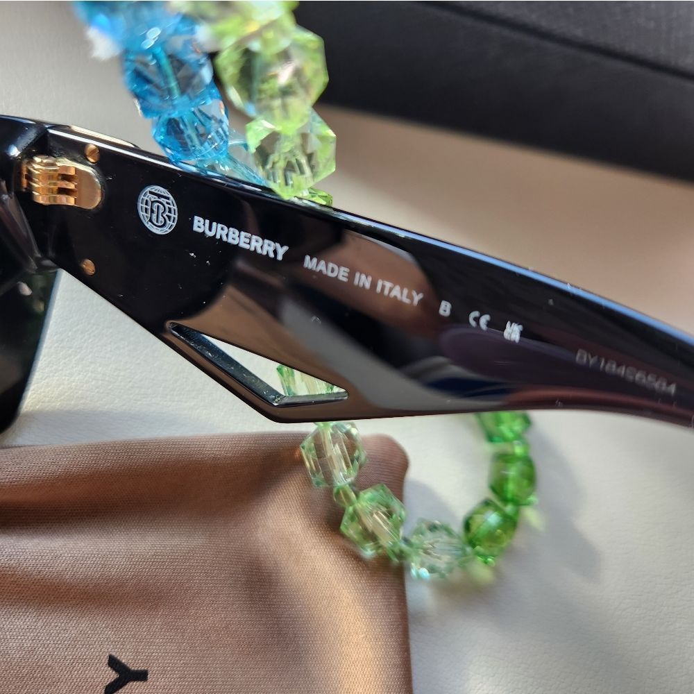 BURBERRY Motif Black Rectangle Sunglasses - Picture 5 of 9
